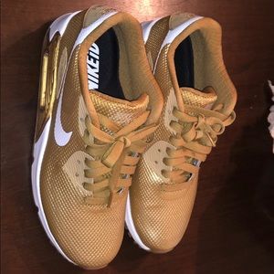 Nike women’s custom air max